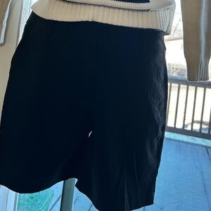 Hilary Radley Black Textured shorts 76%Rayon 21%Nylon 3% spandex